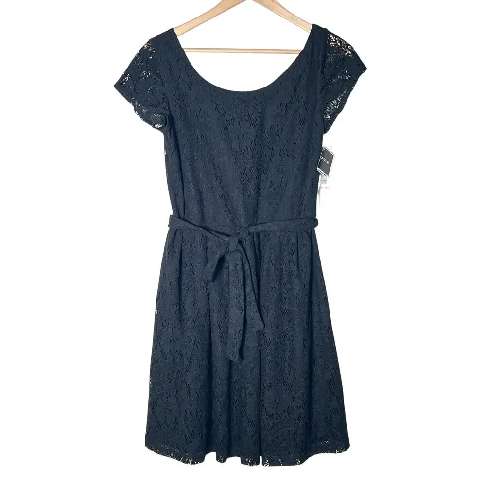 NWT Madison Leigh black cap sleeve lace fit in flare dress size 10 B182
